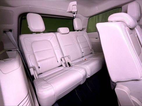 Used 2020 Lincoln Navigator Reserve w/ Luxury Package AWD/4WD image 24
