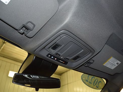Used 2022 Chevrolet Silverado 1500 LT AWD/4WD image 27