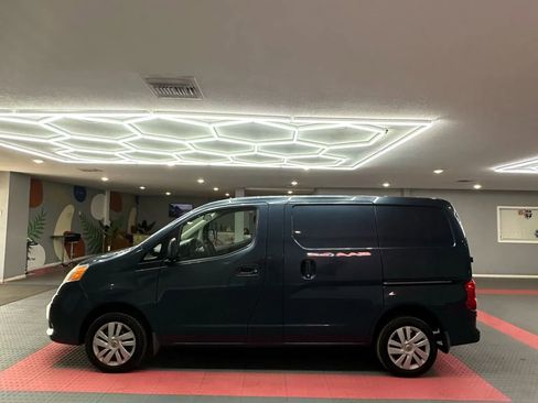 Used 2016 Nissan NV200 SV w/ Technology Package image 3