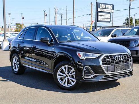 Used 2023 Audi Q3 2.0T Premium image 2