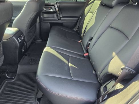Used 2022 Toyota 4Runner TRD Off-Road Premium AWD/4WD image 31