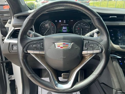 Used 2020 Cadillac XT6 Premium Luxury w/ Platinum Package AWD/4WD image 18