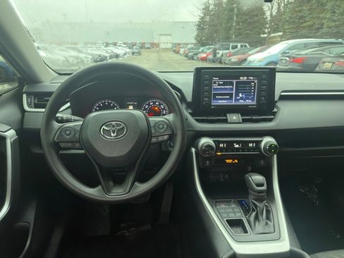 Used 2021 Toyota RAV4 XLE image 16