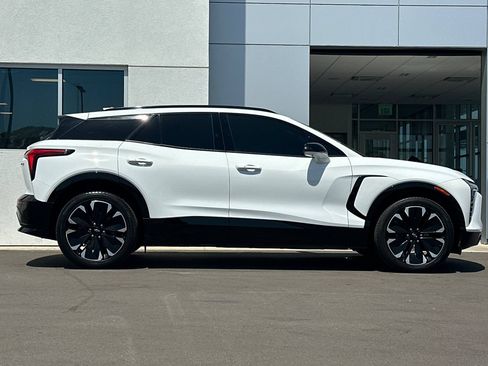 Used 2024 Chevrolet Blazer EV RS AWD/4WD image 3