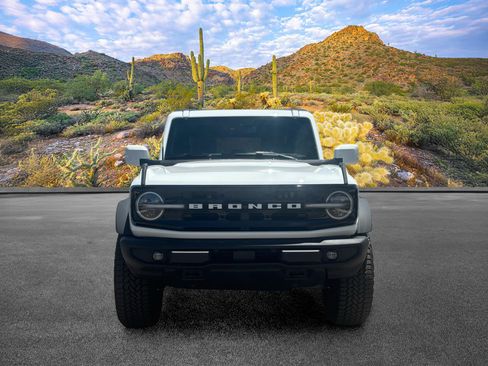 Used 2025 Ford Bronco Outer Banks w/ Sasquatch Package AWD/4WD image 9