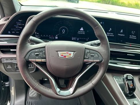 Certified 2022 Cadillac Escalade ESV Premium Luxury Platinum w/ LPO, Radiant Package AWD/4WD image 15