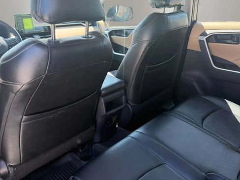 Used 2021 Toyota RAV4 LE FWD image 17