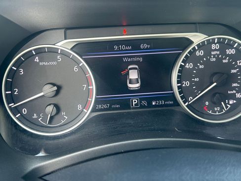 Used 2025 Nissan Sentra SV image 39