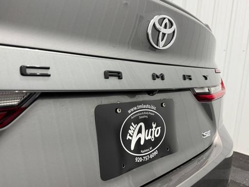 Used 2025 Toyota Camry SE image 6