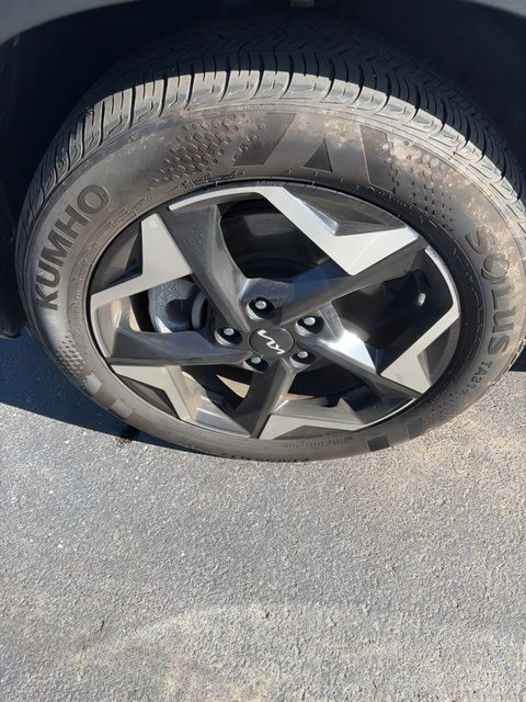 Used 2024 Kia Seltos EX AWD/4WD image 11