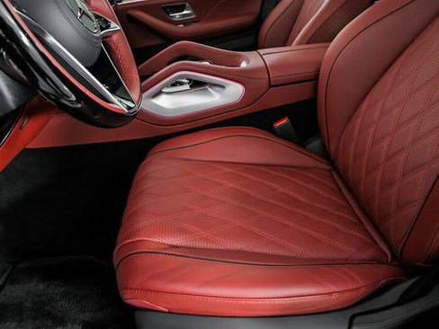 Used 2025 Mercedes-Benz Maybach GLS 600 4MATIC image 23