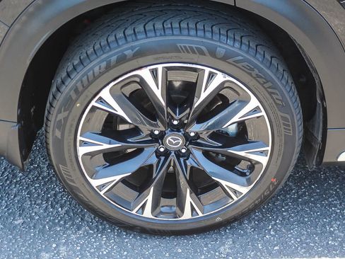 Used 2024 MAZDA CX-90 Plug-In Hybrid w/ Premium Pkg AWD/4WD image 11