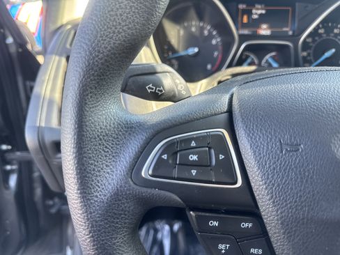 Used 2017 Ford Focus SEL image 19