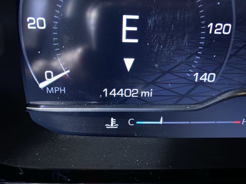 Used 2024 GMC Yukon XL Denali w/ Max Trailering Package image 4