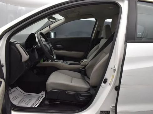 Used 2021 Honda HR-V LX image 14