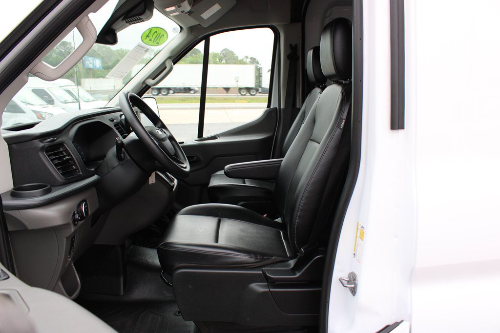 Used 2024 Ford Transit 250 148 Medium Roof RWD image 17