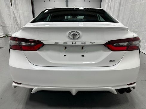 Used 2022 Toyota Camry SE image 7