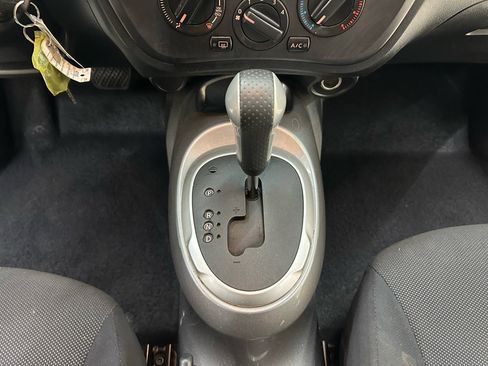 Used 2014 Nissan Juke S image 26