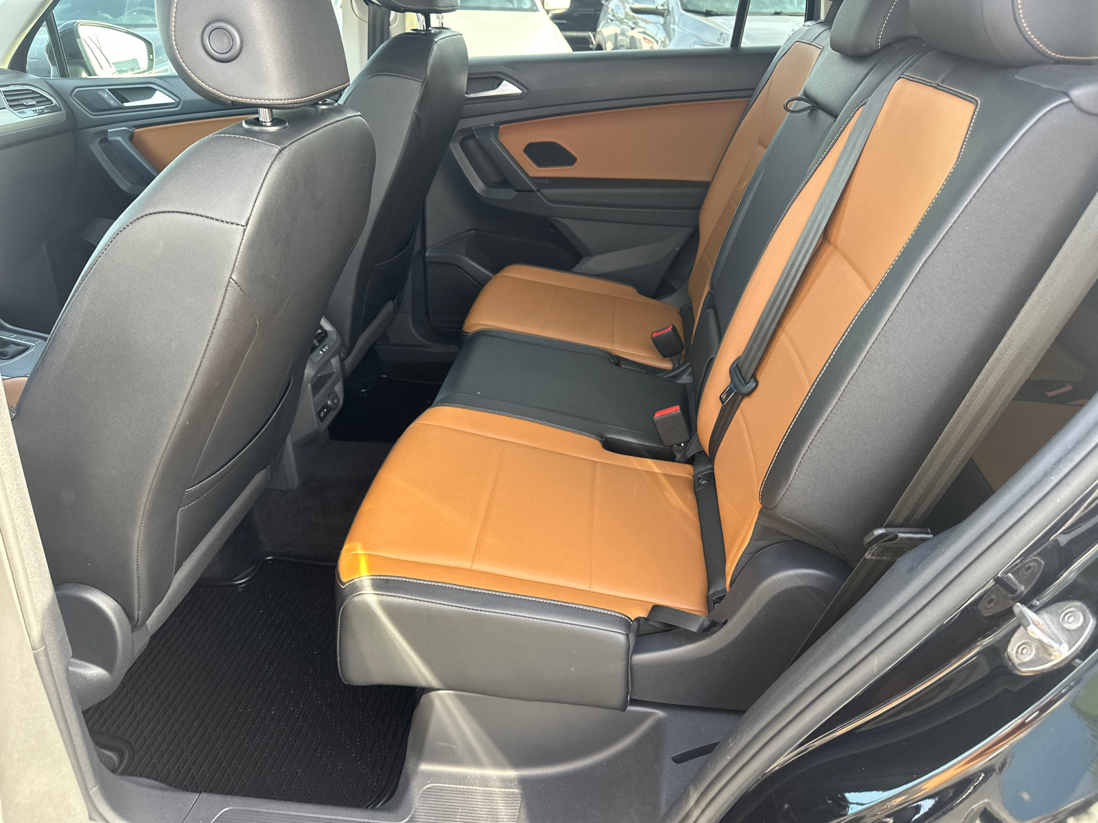 Used 2019 Volkswagen Tiguan SEL FWD image 20