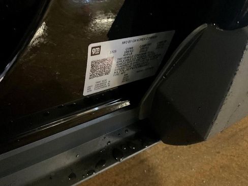 New 2026 Chevrolet Trax RS w/ Sunroof Package FWD image 25