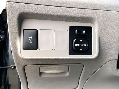 Used 2012 Toyota Corolla LE FWD image 32