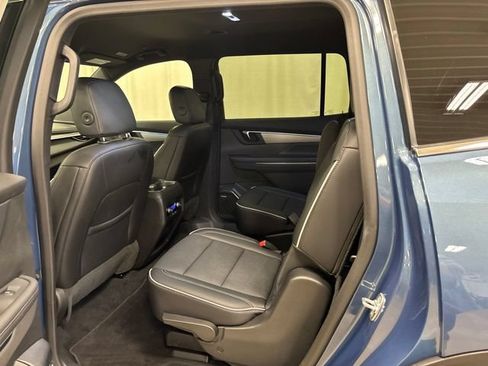 Used 2025 Buick Enclave Preferred FWD image 16