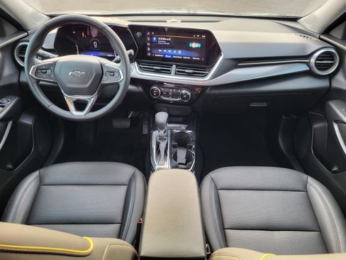 Used 2025 Chevrolet Trax ACTIV w/ Sunroof Package image 14