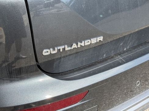 Used 2025 Mitsubishi Outlander SEL FWD image 8