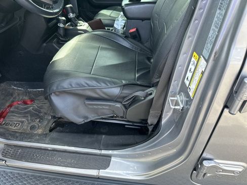 Used 2018 Jeep Wrangler Unlimited Sport S AWD/4WD image 10