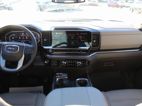 Used 2023 GMC Sierra 1500 SLT image 17