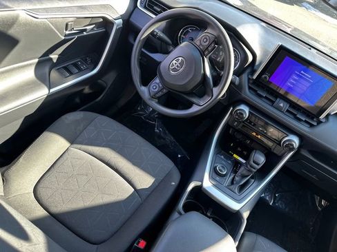 Certified 2025 Toyota RAV4 XLE image 21