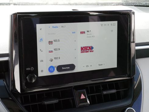 Used 2025 Toyota Corolla LE FWD image 22