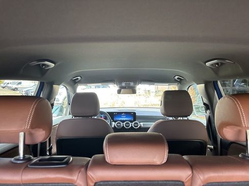 Used 2024 Mercedes-Benz GLB 250 GLB 250 image 16