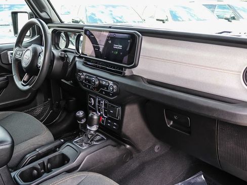 Used 2024 Jeep Wrangler Unlimited Sport AWD/4WD image 16
