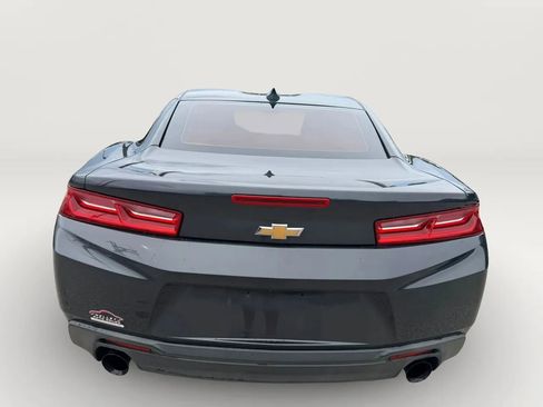 Used 2018 Chevrolet Camaro LT RWD image 7