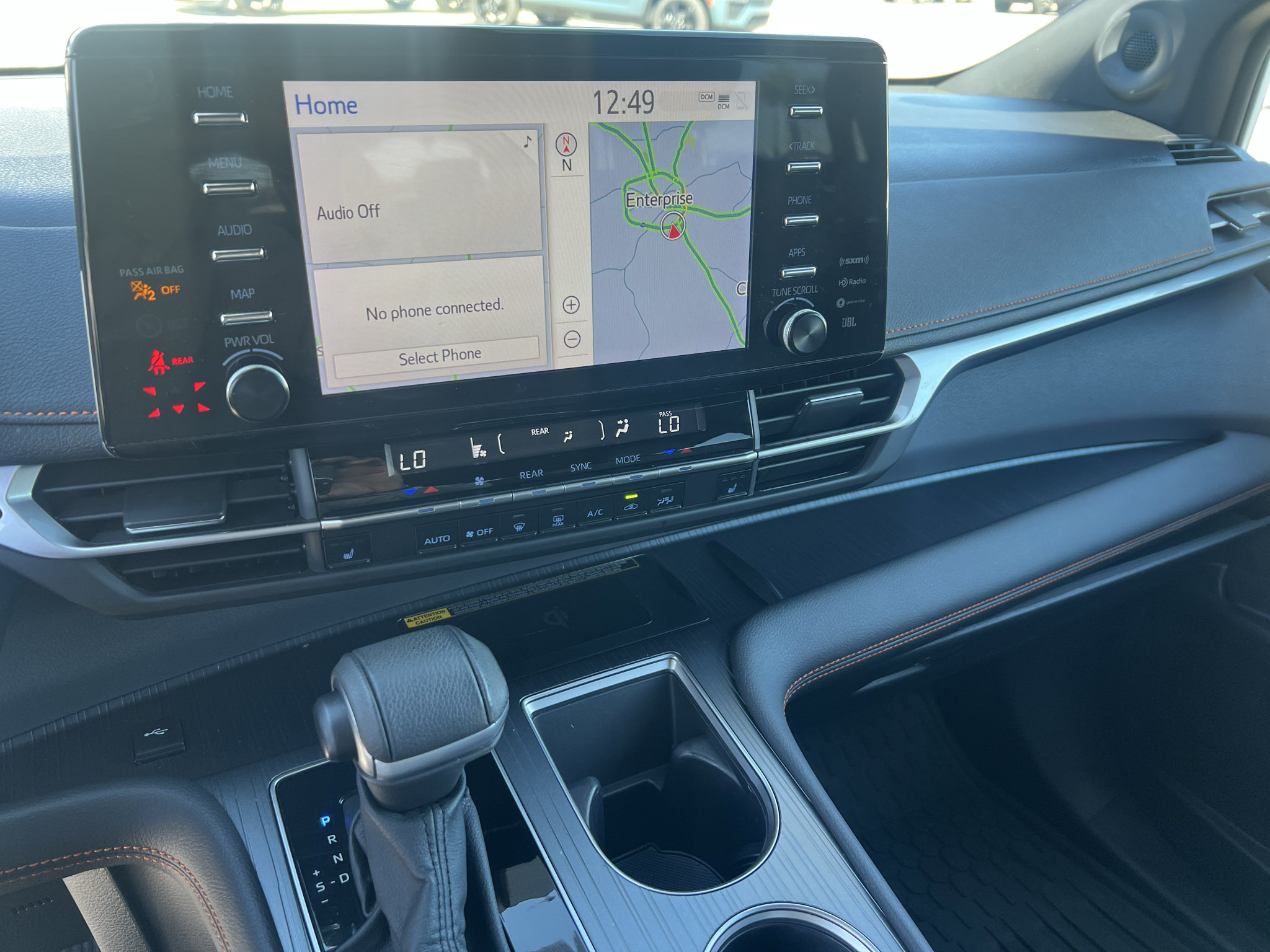 Used 2024 Toyota Sienna XSE w/ XSE Plus Package FWD image 27