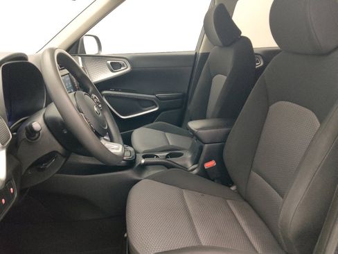 Used 2021 Kia Soul LX FWD image 17