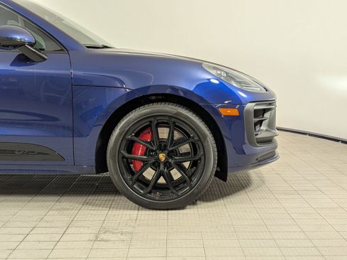 Certified 2026 Porsche Macan GTS AWD/4WD image 10