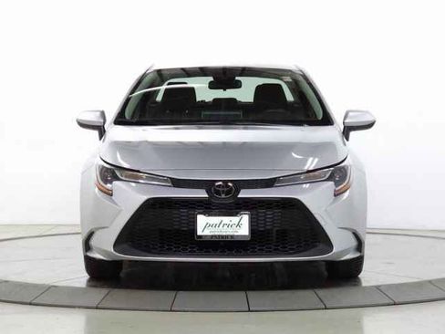 Used 2020 Toyota Corolla LE w/ LE Convenience Package image 2