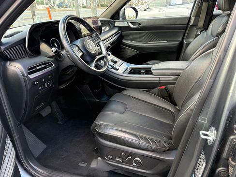Used 2023 Hyundai Palisade Calligraphy image 17