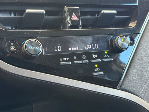 Used 2022 Toyota Camry XSE image 18