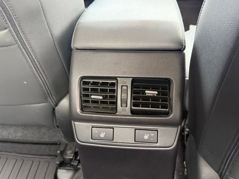 Used 2016 Subaru Legacy 2.5i Limited image 13