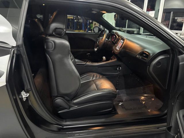 Used 2022 Dodge Challenger SRT Hellcat RWD image 33