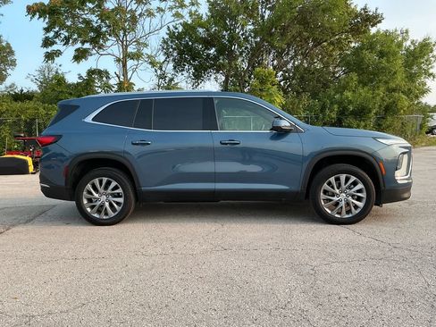Used 2025 Buick Enclave Preferred FWD image 6