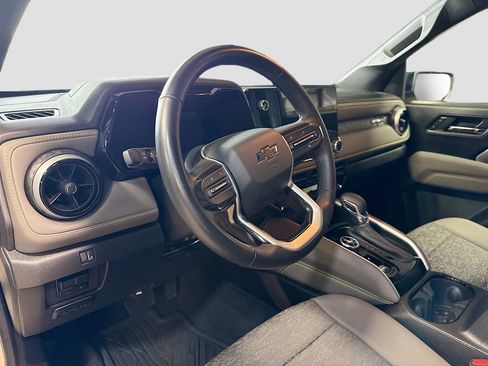 Used 2024 Chevrolet Colorado ZR2 w/ Technology Package AWD/4WD image 9