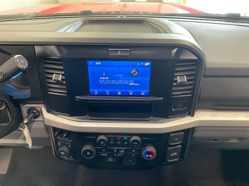 New 2026 Ford F250 XLT w/ FX4 Off-Road Package AWD/4WD image 17