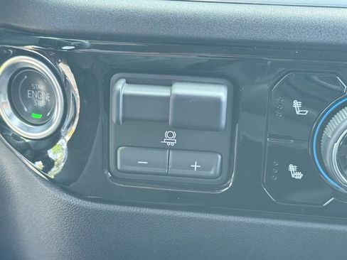 Used 2025 Chevrolet Silverado 1500 LT w/ Safety Package image 21