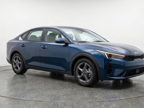 Used 2025 Kia K4 FWD image 1