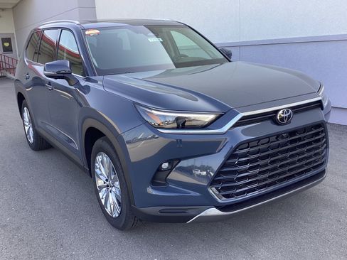 New 2026 Toyota Grand Highlander AWD image 2