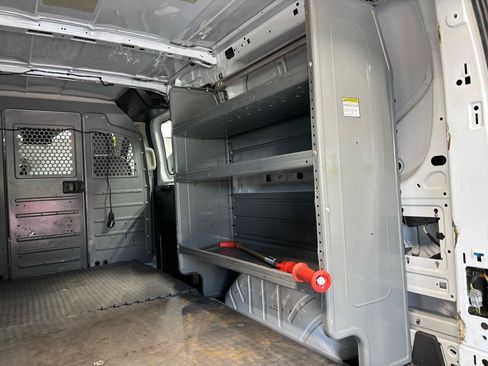 Used 2017 Ford Transit 250 130 Low Roof RWD image 20